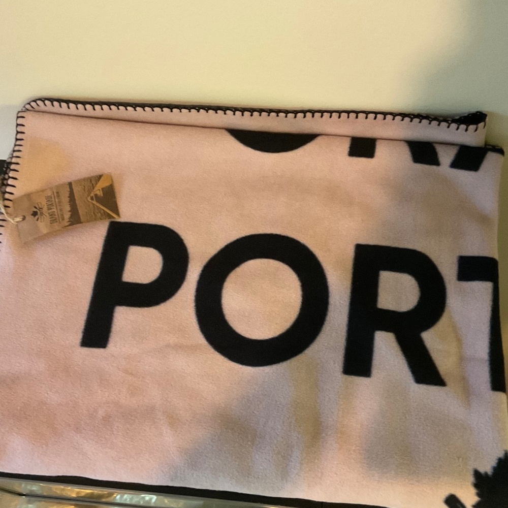 BNWT Grand Portage by The Bay Micro Fleece soft Travel Blanket 🛶  ❤️❤️